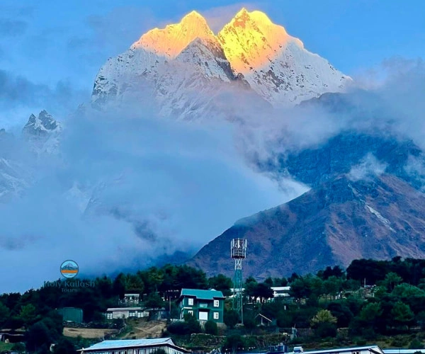 The Right Time to Trek Everest Base Camp
